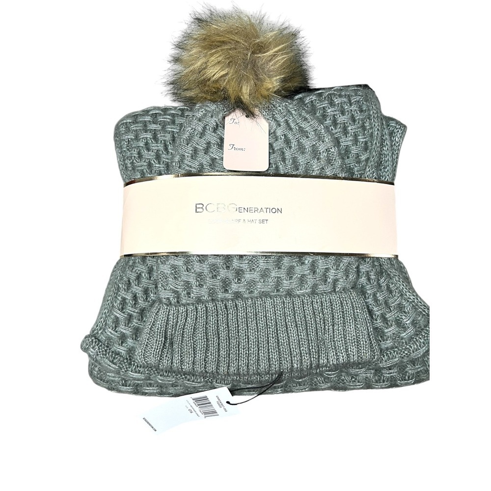 NEW - BCBGeneration Heather Grey Basketweave Knit Beanie Hat and Loop Scarf Set